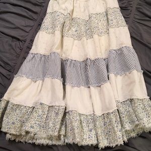 No boundaries mid length skirt!